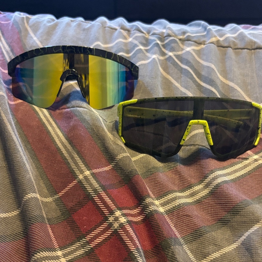 Sporty Sunglasses Set with Yellow and Black Frames